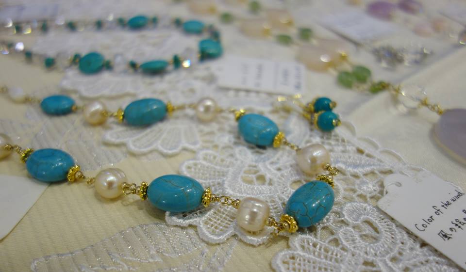 小さな作品の数々。一つ一つに、日々の生活で牧さんが感じたことが丁寧に表現されています。